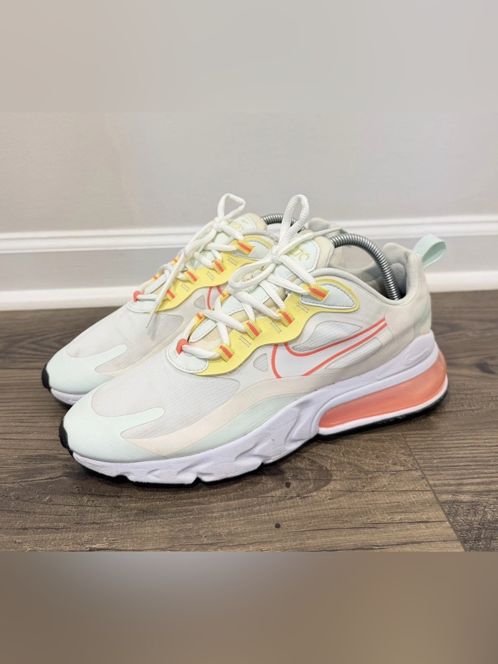 Nike Air Max 270 React Pale Ivory Women’s Sz 10 CV8818-102 Sneakers Used